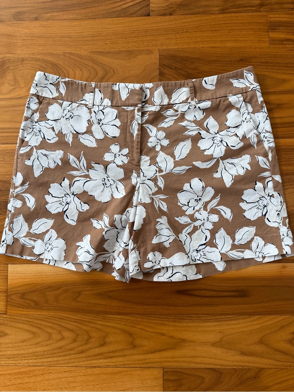 Ann Taylor Floral Riviera Shorts Camel Tan Brown White Sz 14 Flat Front Dressy